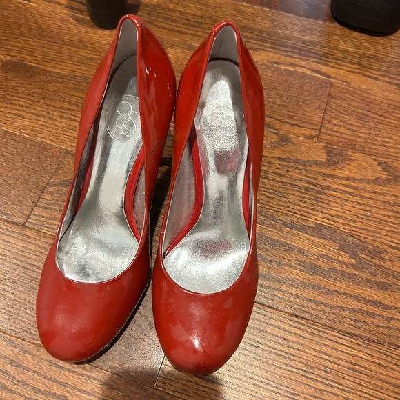 Jessica Simpson red heels! - Picture 1 of 3